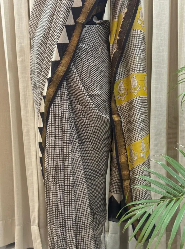 Authentic Maheshwari Silk-Cotton saree with traditional handloom weave – Shriyyum