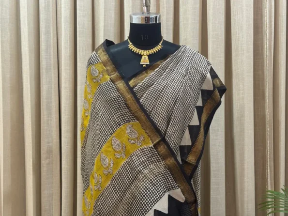 Authentic Maheshwari Silk-Cotton saree with traditional handloom weave – Shriyyum