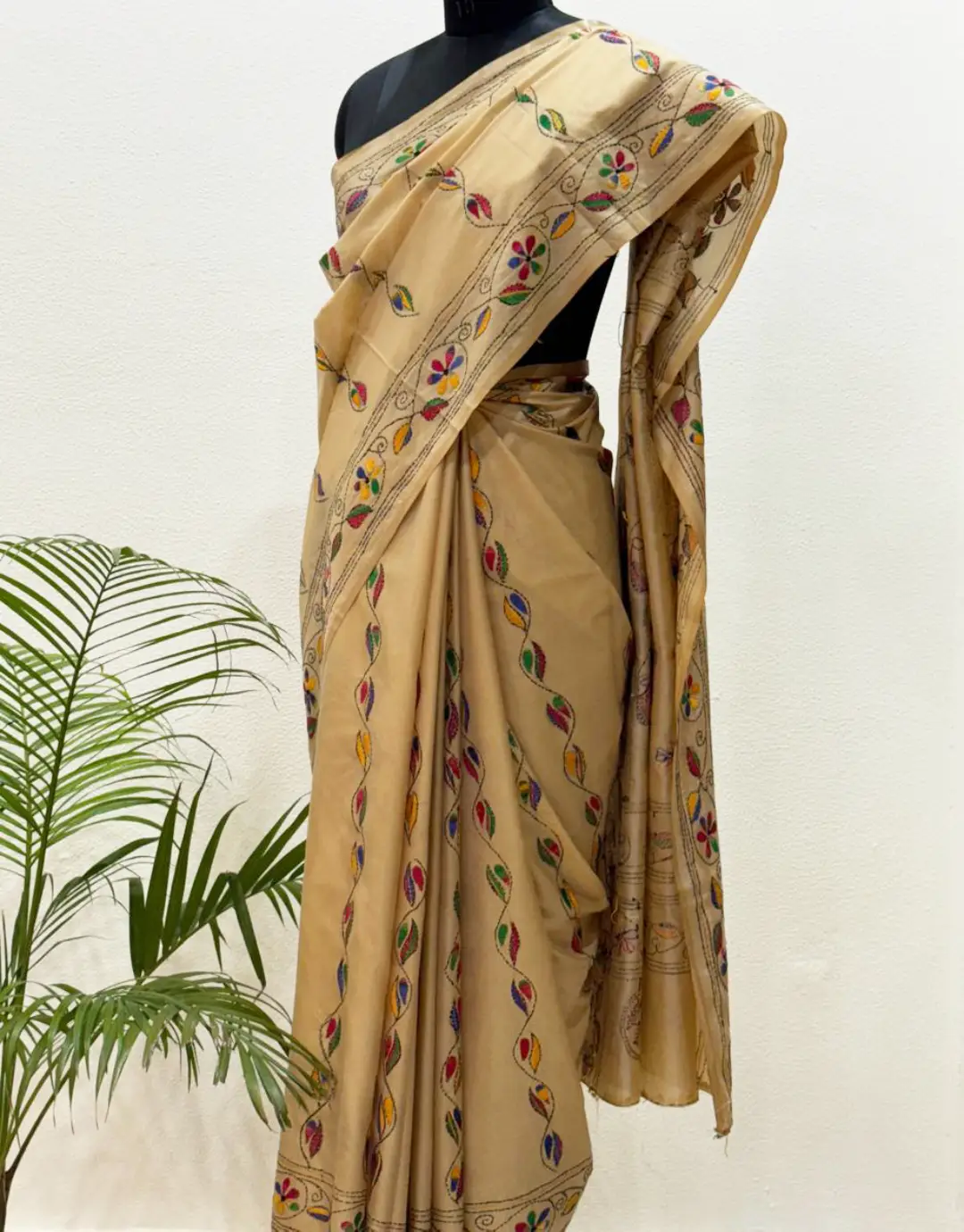 Beige Kantha Stitch Hand Embroidery Saree in Bangalore Silk | Shriyyum Handloom Beige Kantha Stitch Hand Embroidery Saree in Bangalore Silk | Shriyyum Handloom