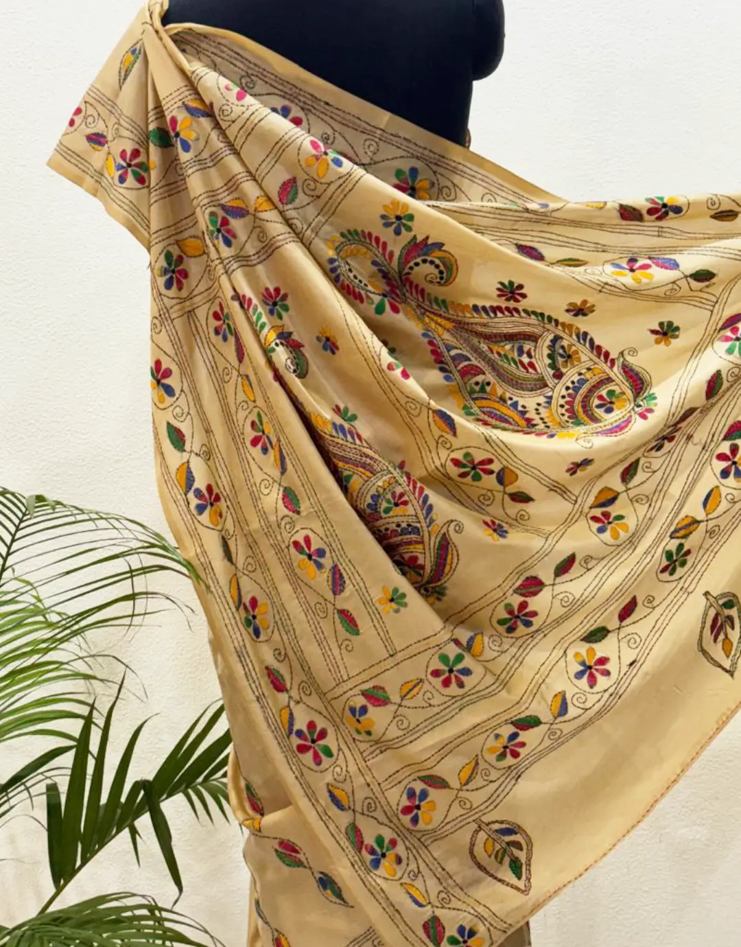 Beige Kantha Stitch Hand Embroidery Saree in Bangalore Silk | Shriyyum Handloom Beige Kantha Stitch Hand Embroidery Saree in Bangalore Silk | Shriyyum Handloom