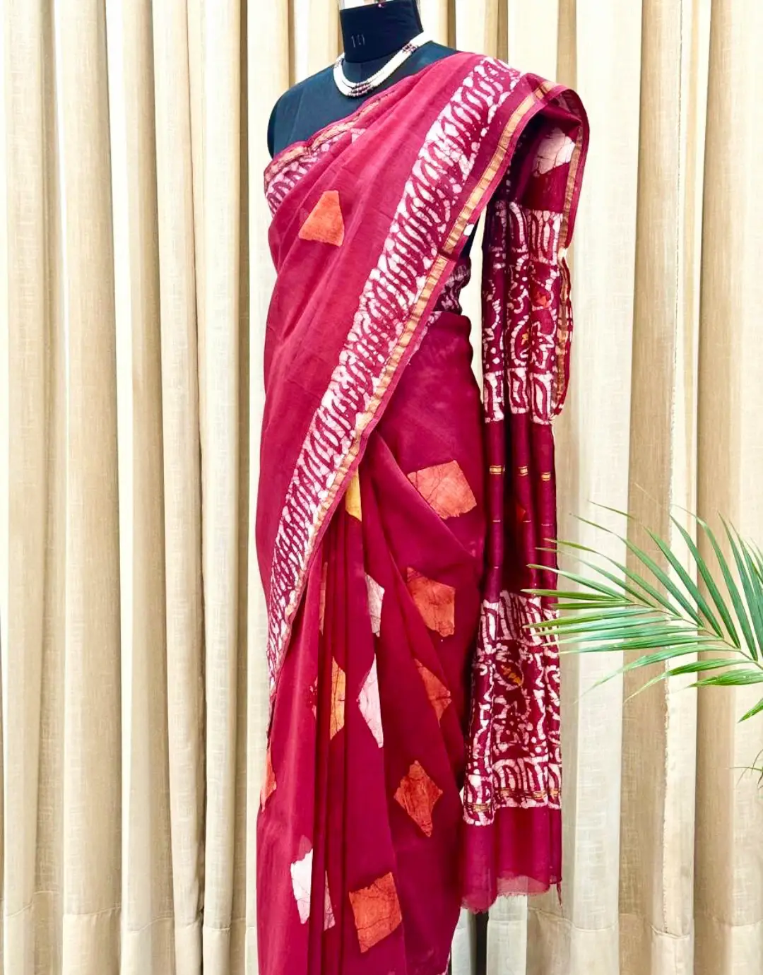 Maroon Chanderi Silk Saree | Handcrafted Elegance by Shriyyum Handloom Maroon Chanderi Silk Saree | Handcrafted Elegance by Shriyyum Handloom