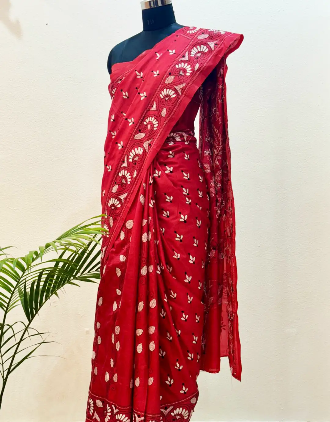 Pink Kantha Stitched Hand Embroidery Saree in Bangalore Silk – A Celebration of Grace and Craft Pink Kantha Stitched Hand Embroidery Saree in Bangalore Silk – A Celebration of Grace and Craft
